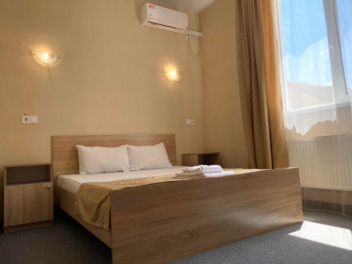 Guest House Sotni キエフ エクステリア 写真